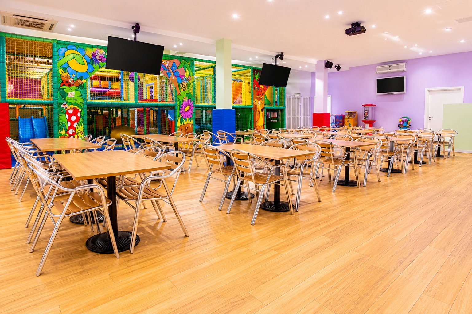 N20 KidsClub venue with seating and play area